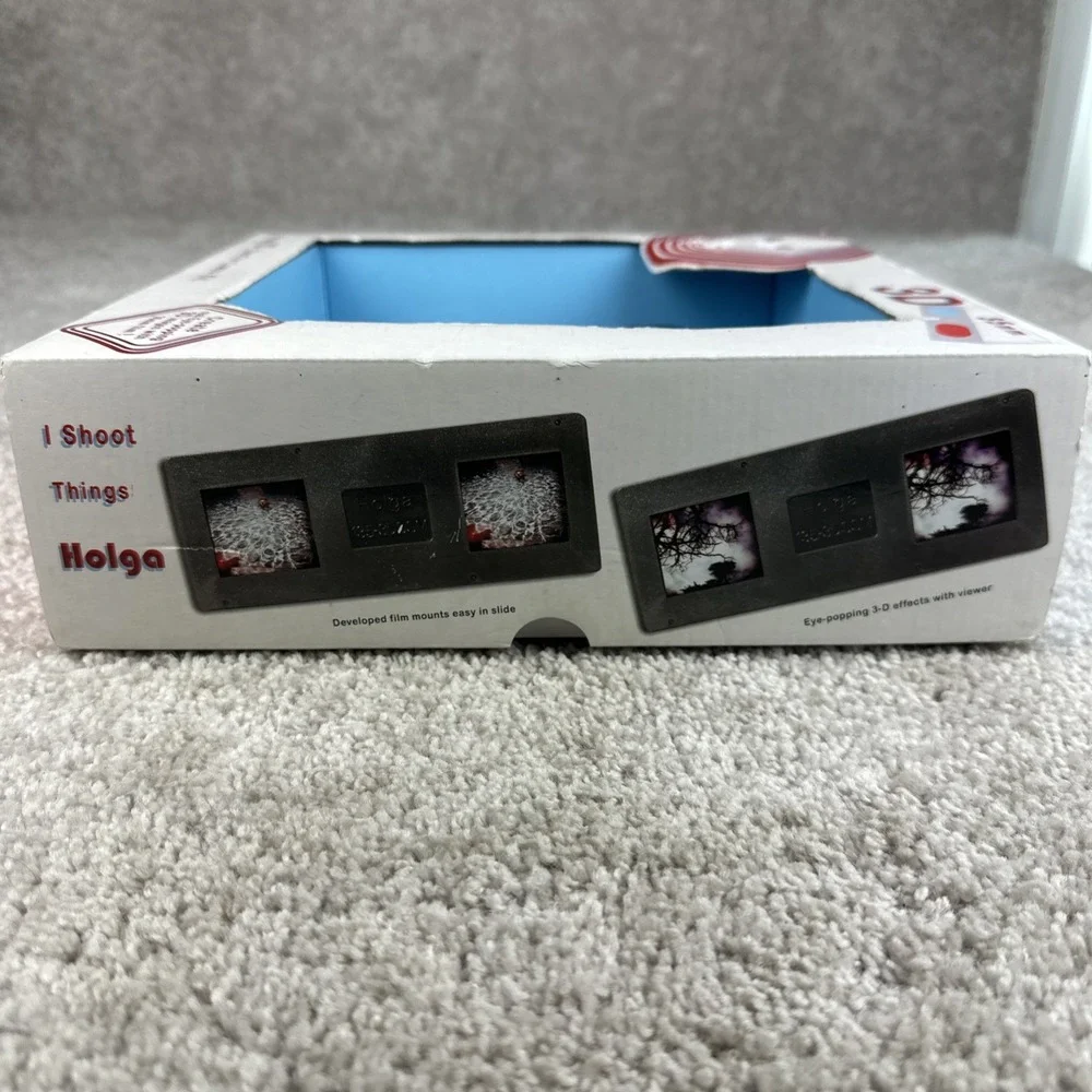 Holga 3D 35mm Film Camera Kit UNTESTED New in Box